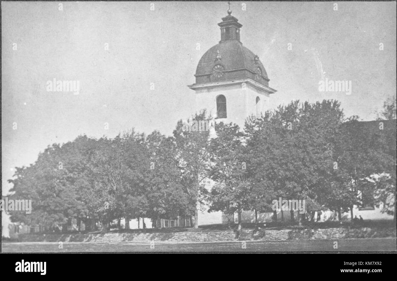 Nora kyrka est une église importante en Suède, enregistrée dans la base de données KMB. Il met en valeur le style architectural et l'importance historique des églises suédoises. Banque D'Images