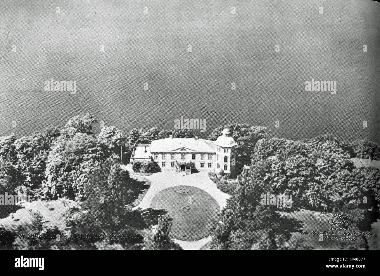 Henriksholm désigne un lieu ou un site historique ayant une pertinence culturelle ou architecturale significative. Il joue un rôle important dans l'histoire locale et est souvent associé au patrimoine régional et à l'importance communautaire. Banque D'Images Henriksholm désigne un lieu ou un site historique ayant une pertinence culturelle ou architecturale significative. Il joue un rôle important dans l'histoire locale et est souvent associé au patrimoine régional et à l'importance communautaire. Banque D'Images