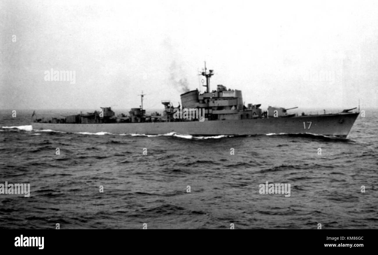 Le HMS Uppland, un navire de la marine suédoise, subit des essais en mer, testant ses capacités opérationnelles et son état de préparation au déploiement. Cet événement souligne son rôle dans la marine suédoise. Banque D'Images