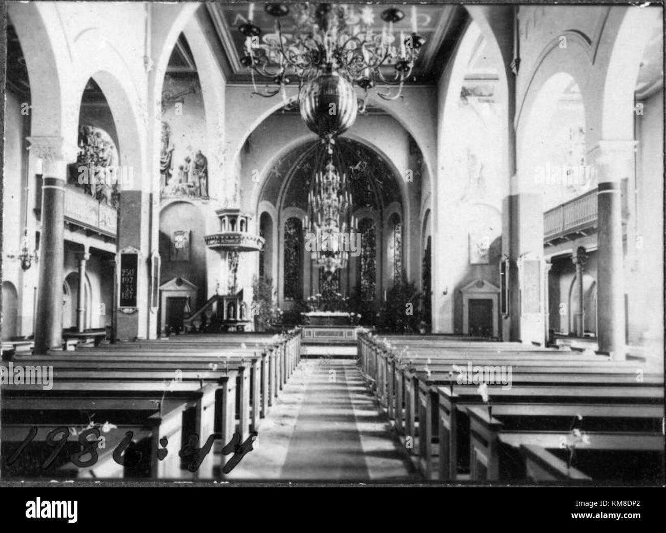 Nora kyrka est une église historique en Suède, cataloguée sous le numéro KMB 16001000231566, connue pour sa belle architecture et son importance historique. Banque D'Images