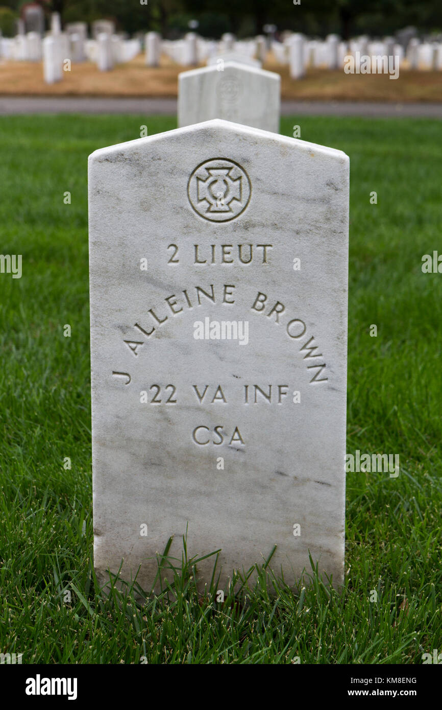 Tombe d'un soldat confédéré situé à côté de la Confederate Memorial, le cimetière d'Arlington, Virginia, United States. Banque D'Images