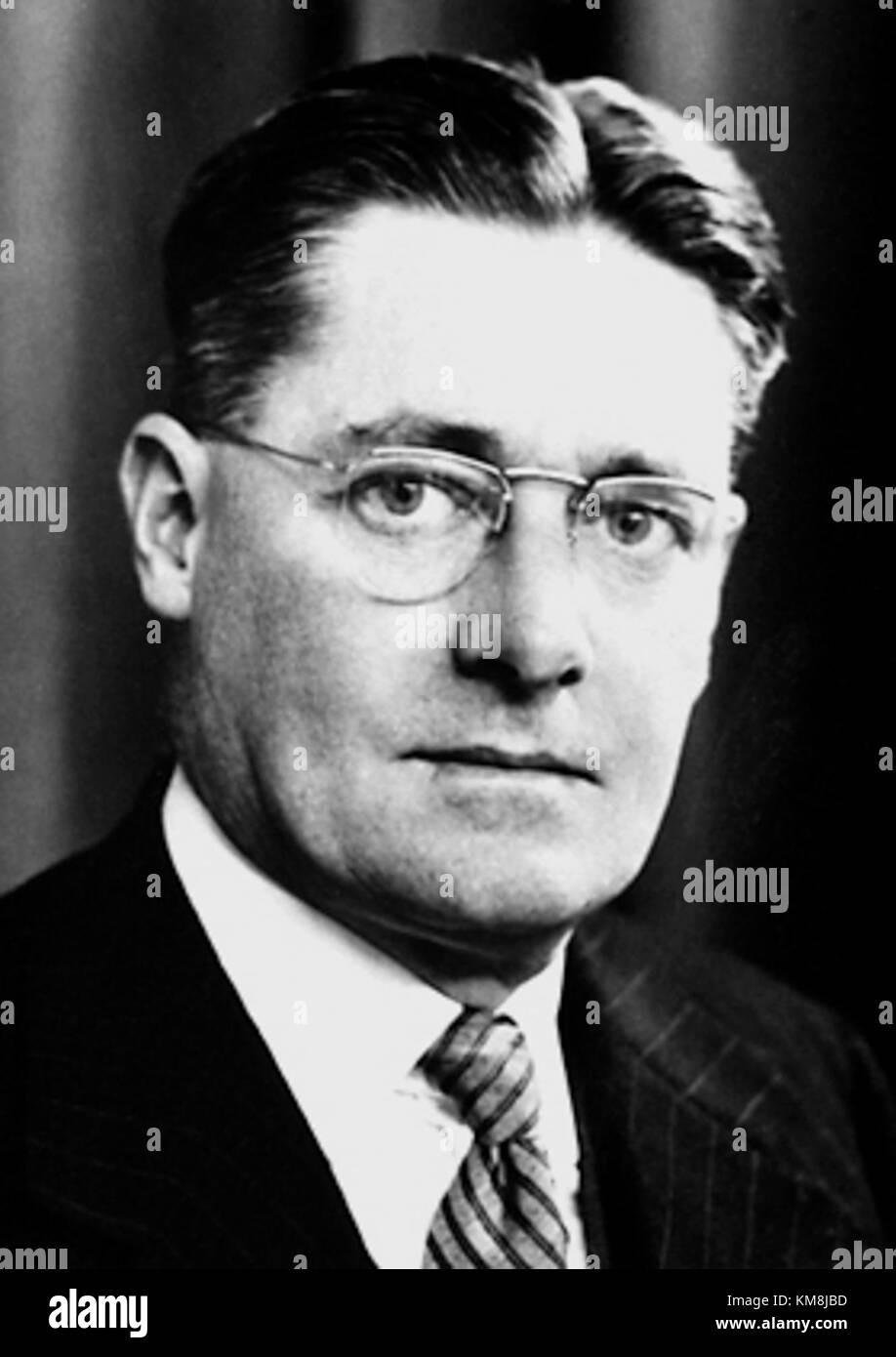 Howard Walter Florey était un pathologiste et biochimiste australien surtout connu pour son rôle dans le développement de la pénicilline. Son travail aux côtés de Sir Alexander Fleming et Sir Norman Heatley a conduit à la production de masse de l'antibiotique, sauvant des millions de vies. Banque D'Images