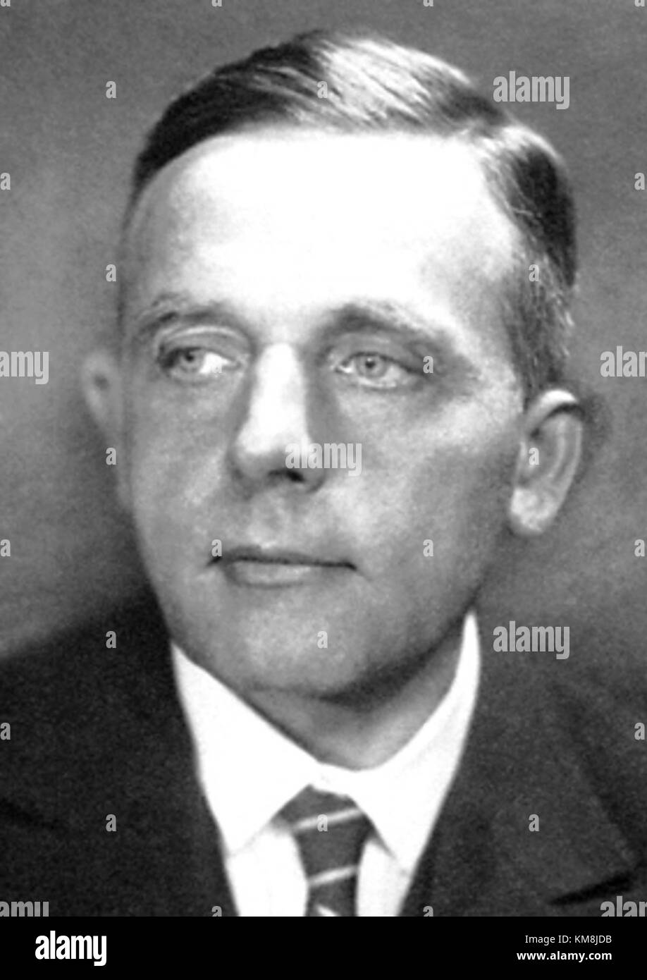 Otto Warburg était un physiologiste, médecin et biochimiste allemand qui a remporté le prix Nobel de physiologie ou médecine en 1931 pour sa découverte de la nature et du mode d'action de l'enzyme respiratoire. Ses travaux ont contribué de manière significative à la compréhension de la respiration cellulaire et du métabolisme du cancer. Banque D'Images