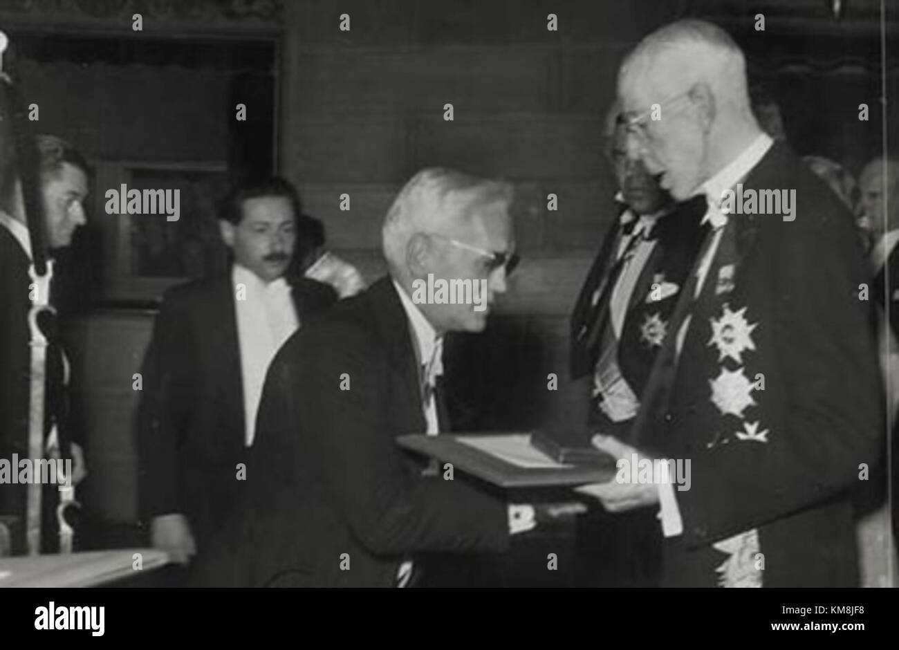 Sir Alexander Fleming, chercheur lauréat du prix Nobel, est réputé pour sa découverte de la pénicilline, qui a révolutionné la médecine au XXe siècle. Banque D'Images