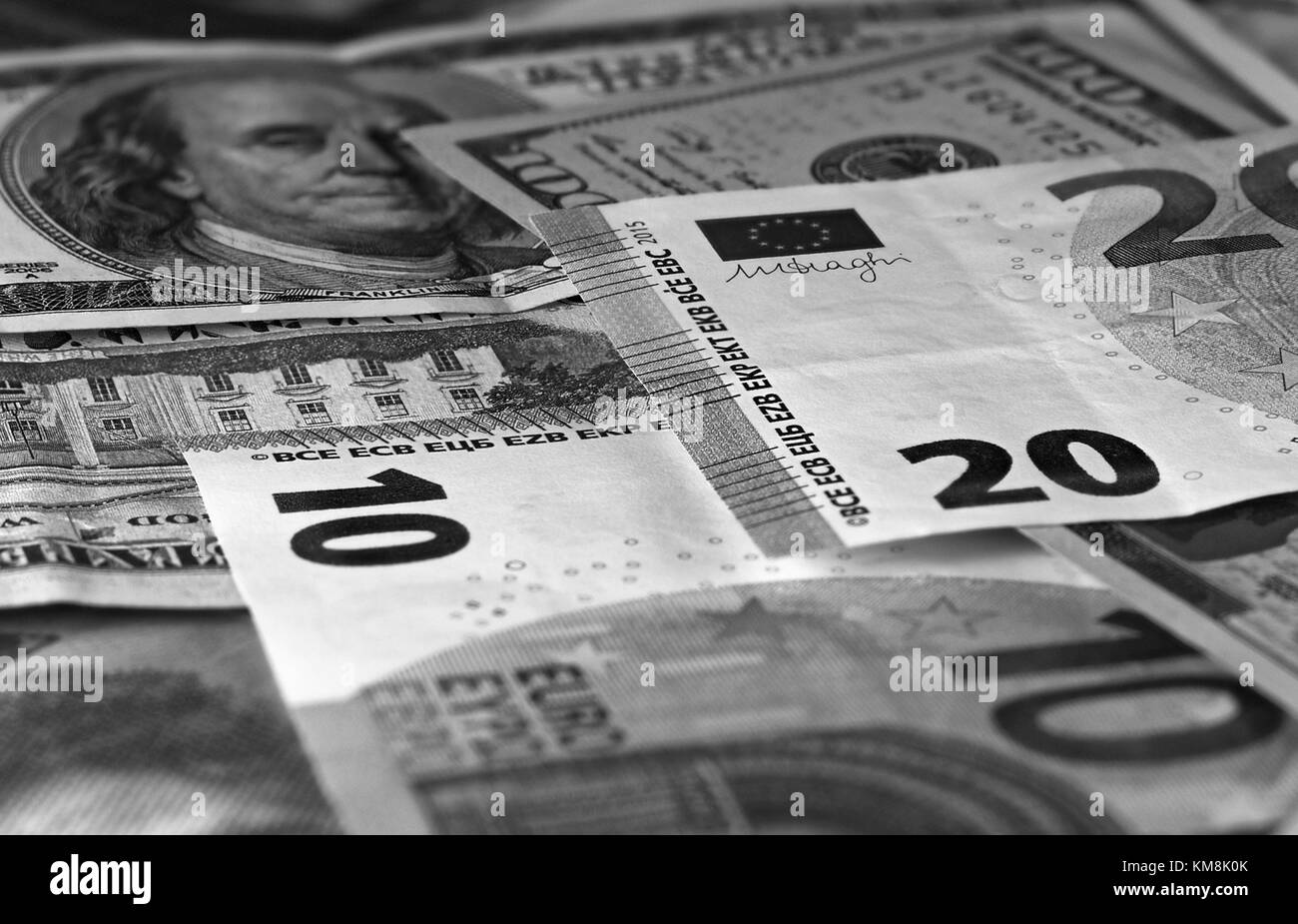 Us dollar et euro résumé fond noir et blanc Banque D'Images