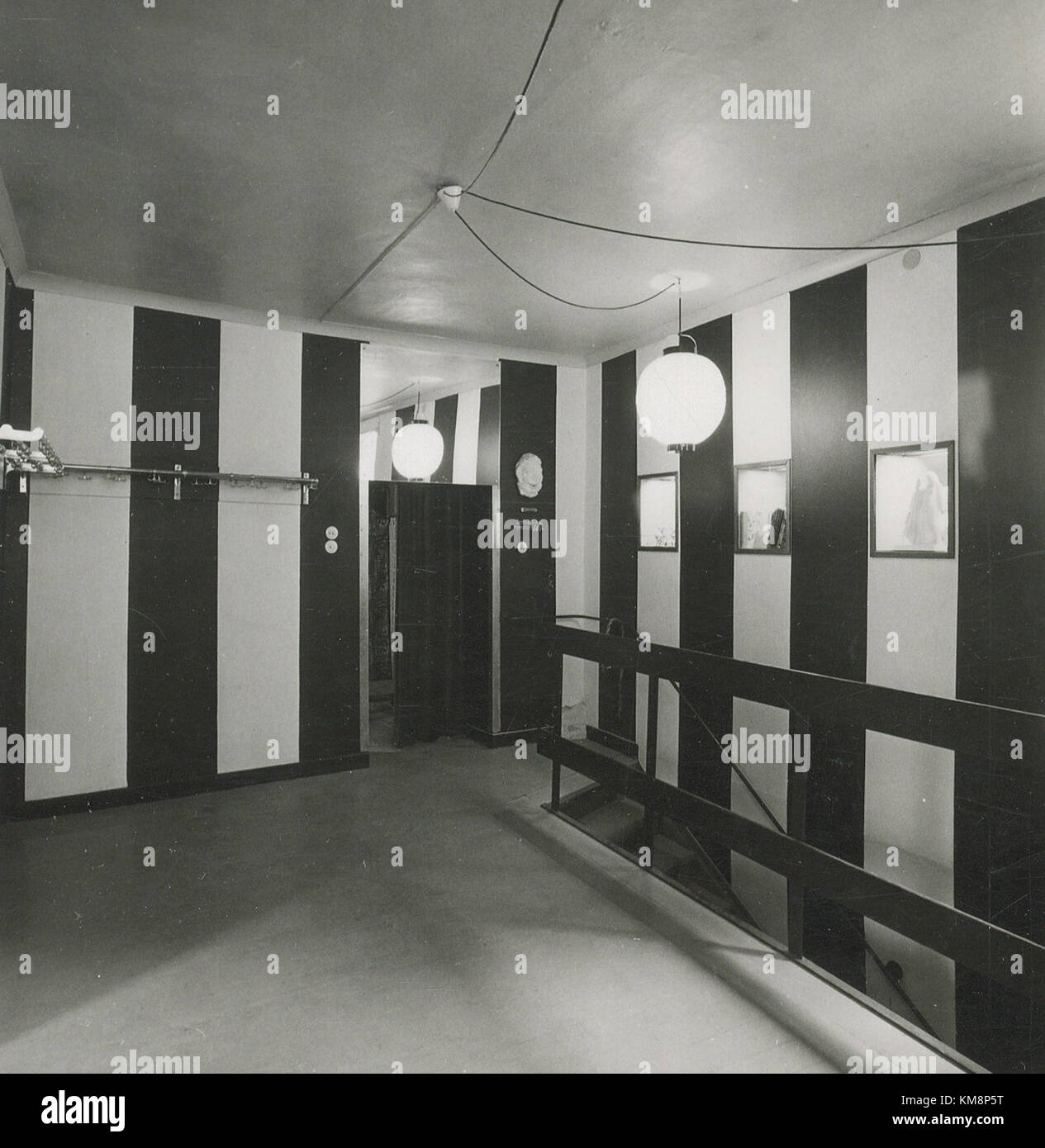 Marsyasteatern fait référence à une production théâtrale ou à un lieu de 1960, bien qu'un contexte supplémentaire soit nécessaire. Il peut se rapporter à l'histoire du théâtre suédois ou à une performance spécifique. Banque D'Images