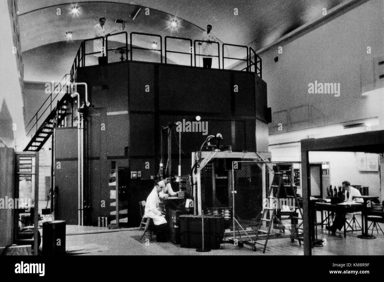 R1 KTH désigne une référence ou un identifiant spécifique lié à l'Institut royal de technologie (KTH) en Suède. KTH est une institution réputée spécialisée dans le génie, la technologie et les sciences naturelles. Banque D'Images