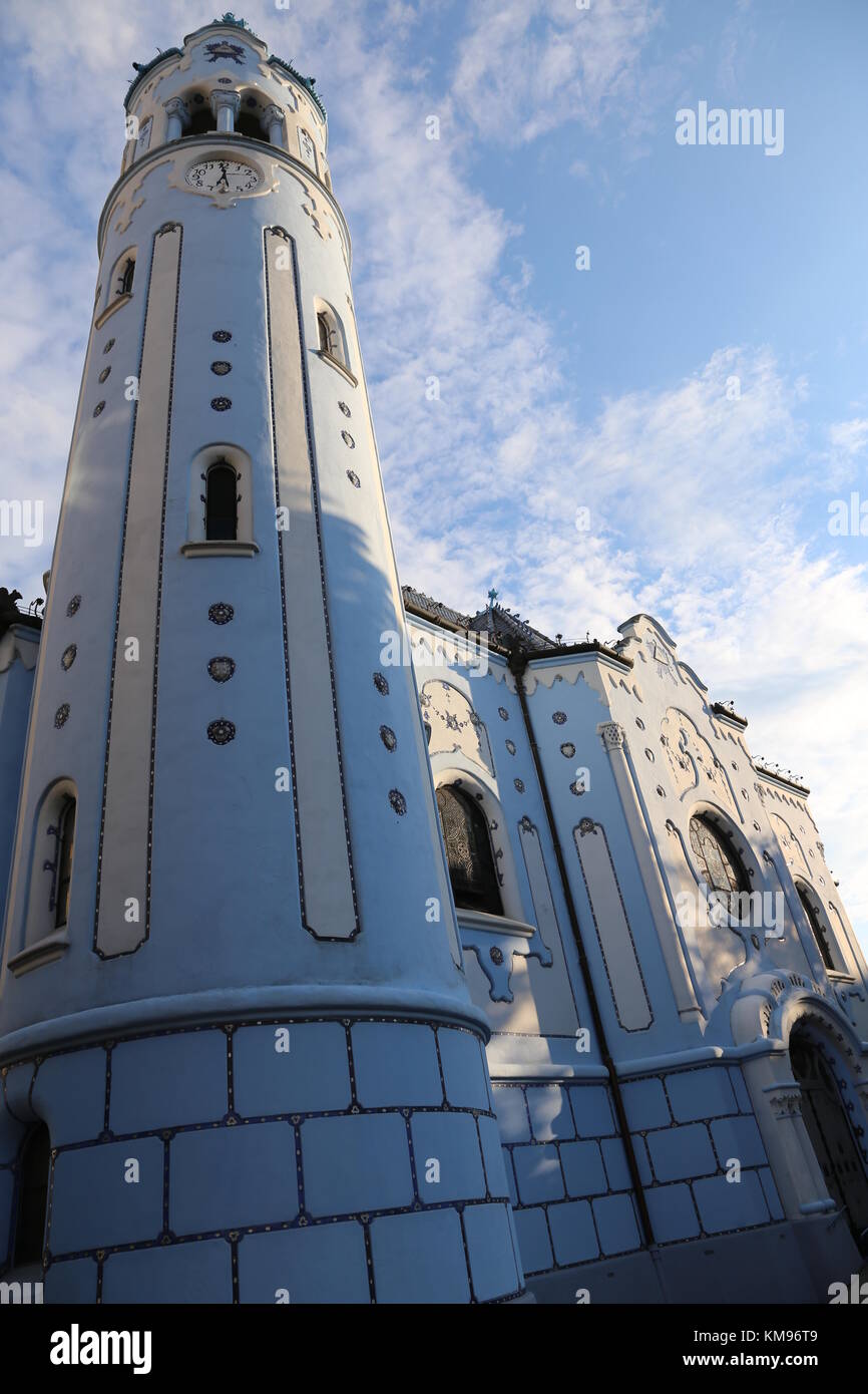 Bratislava, Slovaquie - août 18, 2016 : l'église de st. Elizabeth aussi communément appelé église bleu Banque D'Images