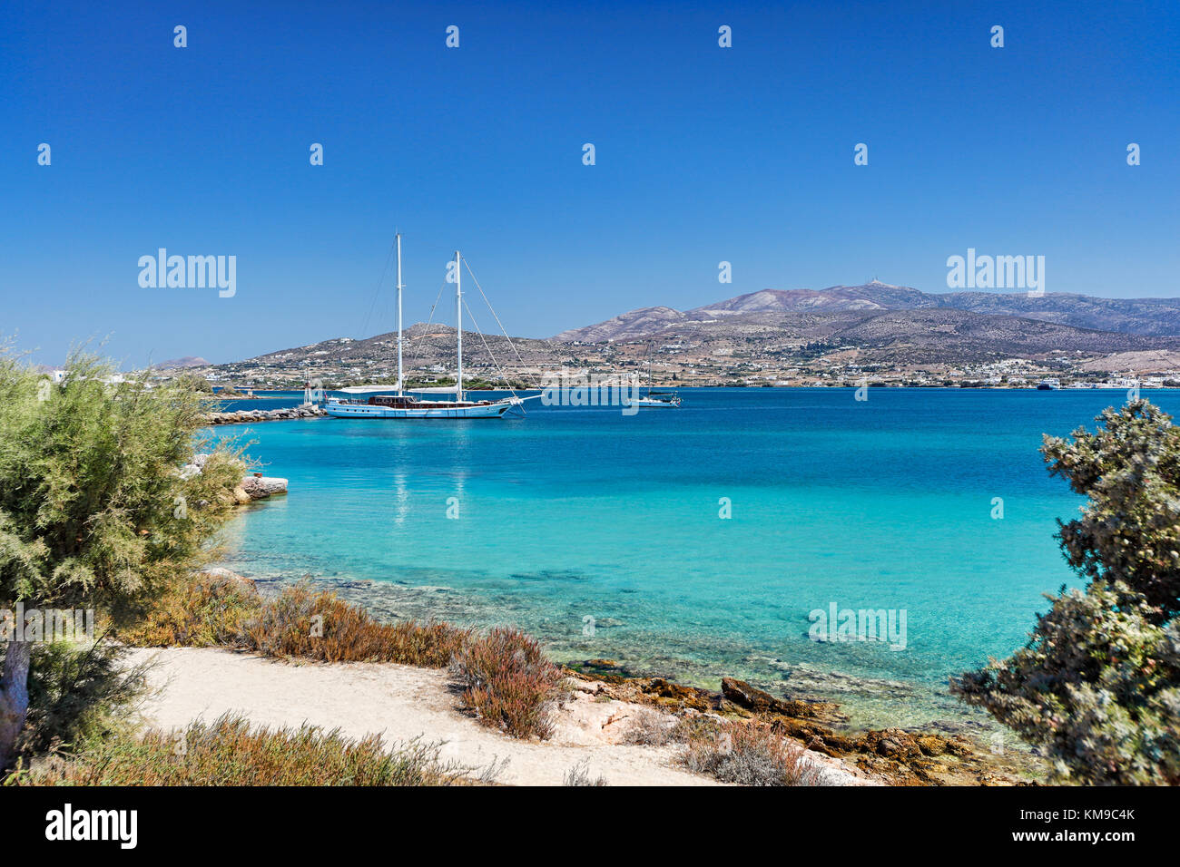 Bateaux au port d'Antiparos island, Grèce Banque D'Images