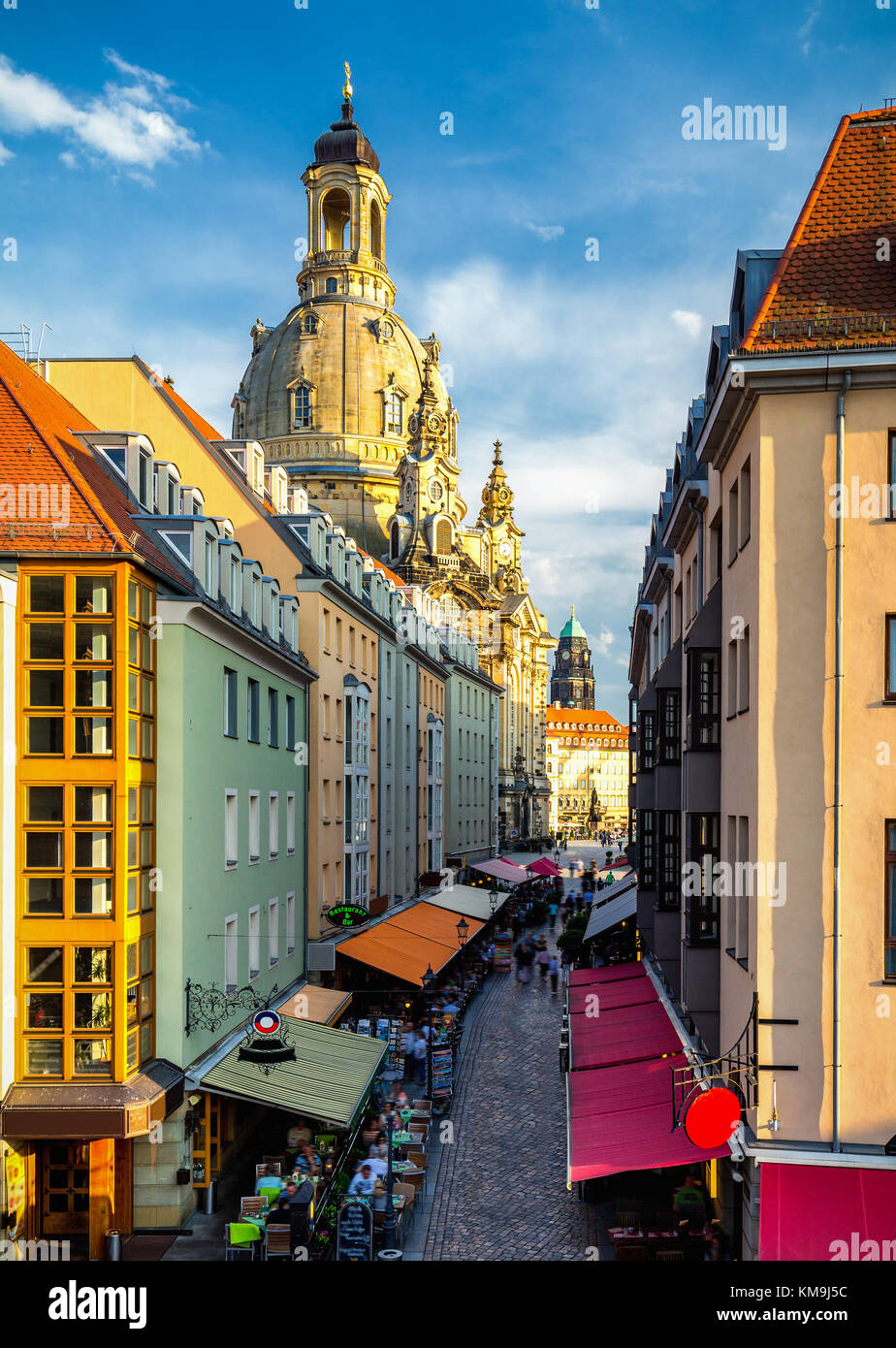 L'une des principales rues de la vieille ville de Dresde, en Allemagne. Banque D'Images