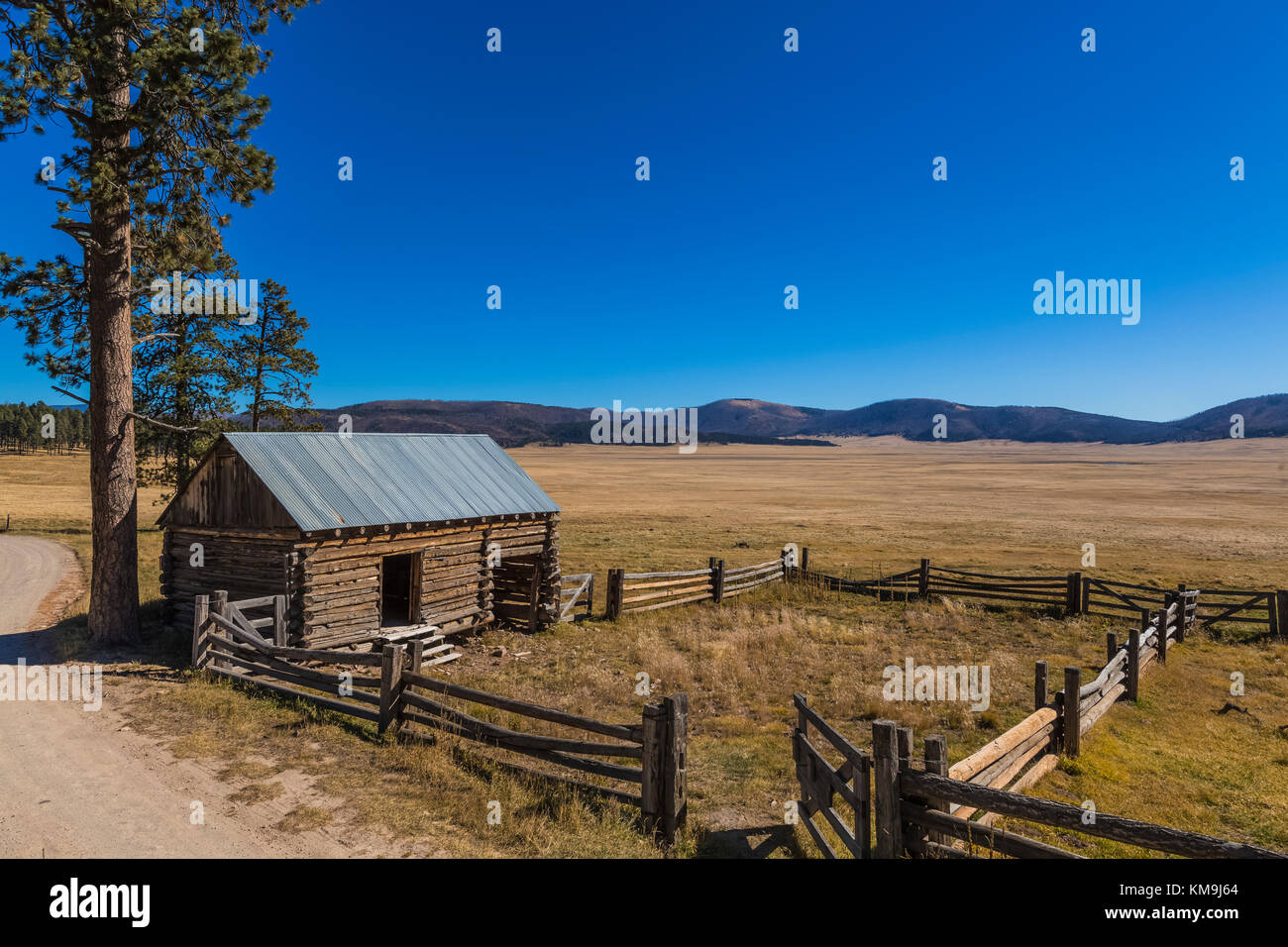 Grange journal sur un ranch historique dans Valles Grande dans Valles Caldera National Preserve, un préserver géré par le National Park Service, New Mexico, USA Banque D'Images