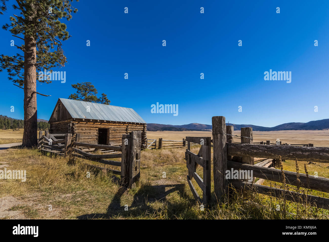 Grange journal sur un ranch historique dans Valles Grande dans Valles Caldera National Preserve, un préserver géré par le National Park Service, New Mexico, USA Banque D'Images