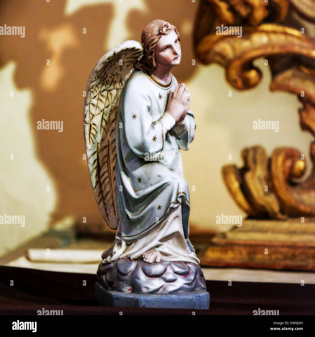 Statue d'un Ange Priant dans l'église de Notre-Dame-Lorette, Prague Banque D'Images