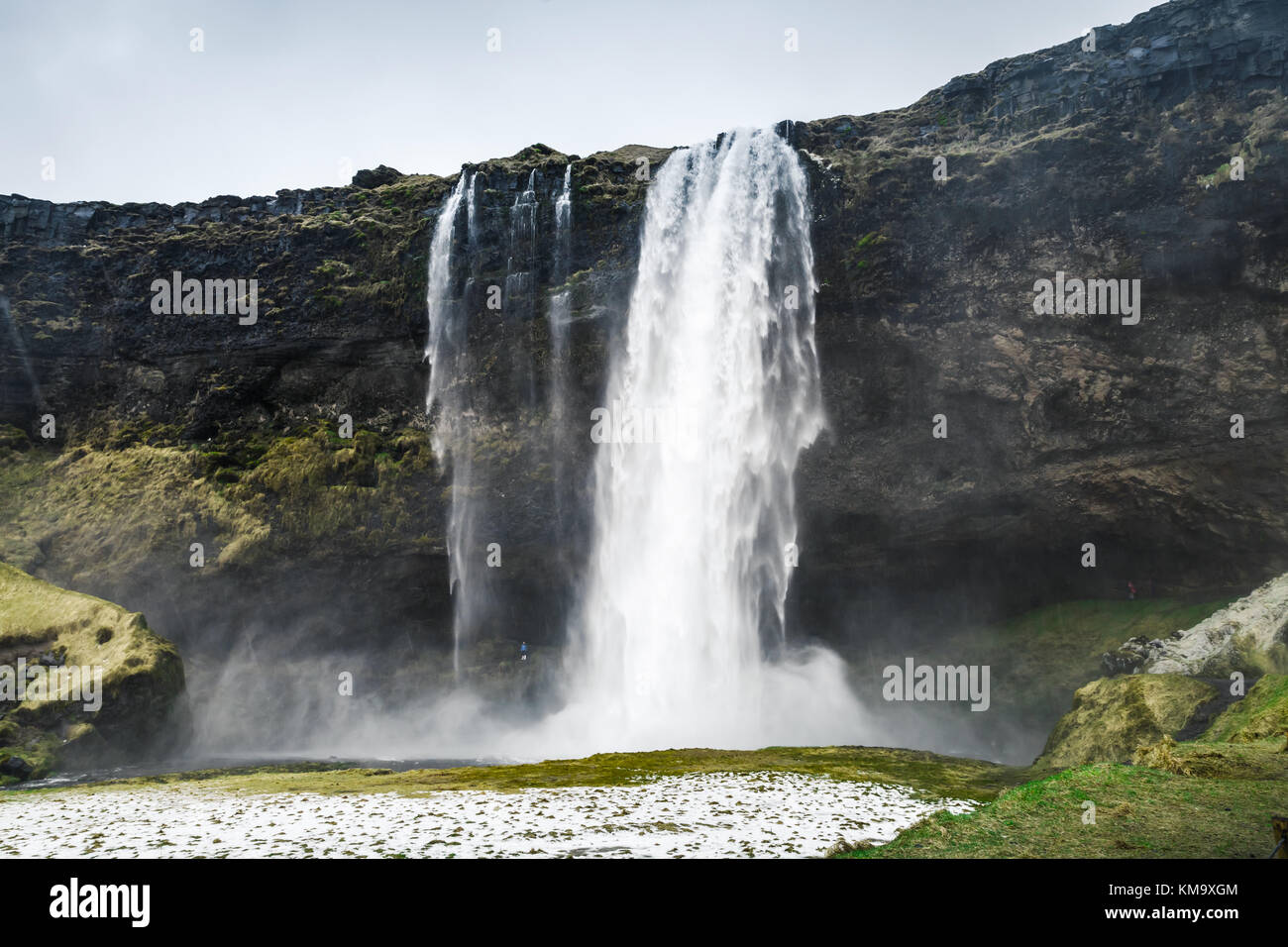 Le paysage sauvage de seljalandfoss cascade, l'un des plus populaires repère naturel de la nature islandaise Banque D'Images