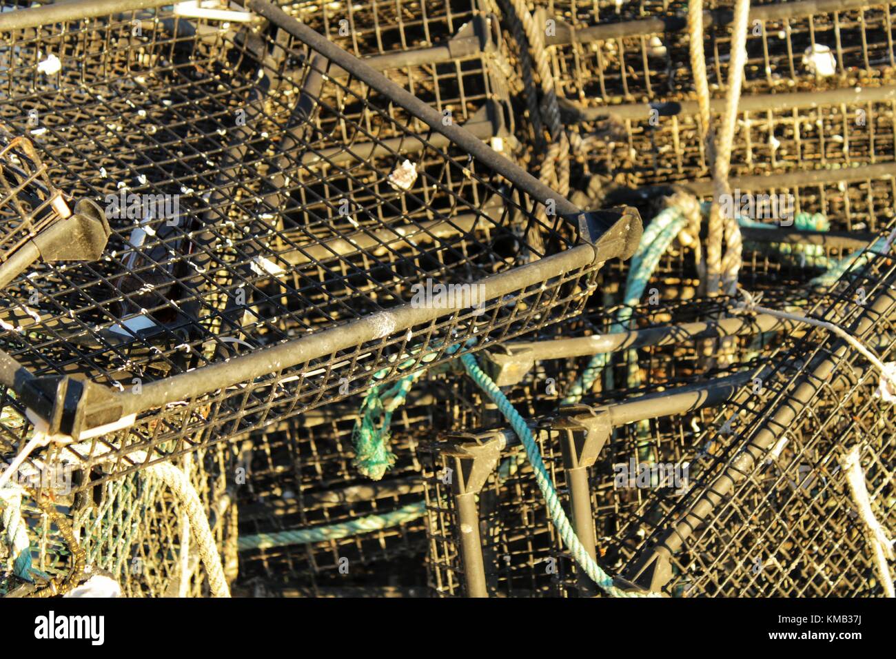Des paniers de pêche dans le port de Santa Pola, Alicante Banque D'Images