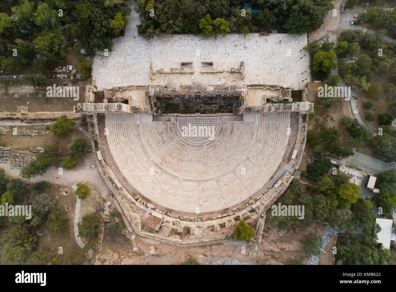 Vue aérienne de l'odéon d'Hérode Atticus, situé au pied de l'Acropole Banque D'Images