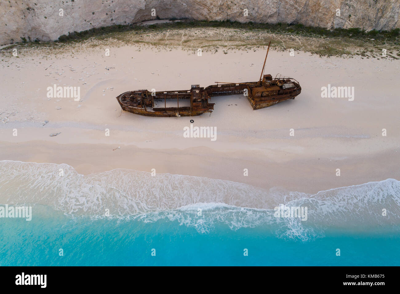 Vue aérienne de Shipwreck Bay Plage de Navagio, Zante Banque D'Images