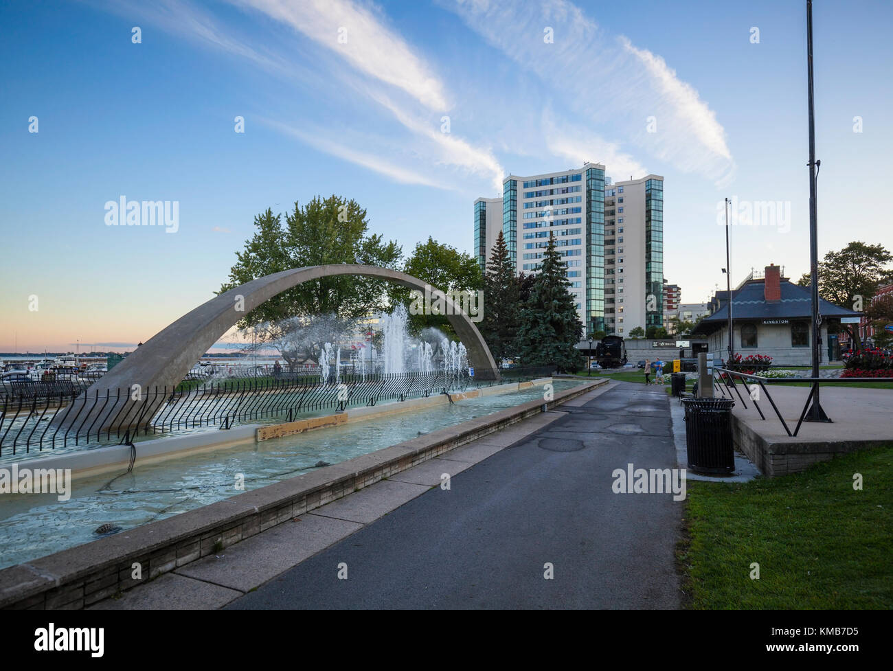 Le passage de la Confédération à la fontaine du parc de la Confédération, à Kingston, Ontario, Canada. Banque D'Images
