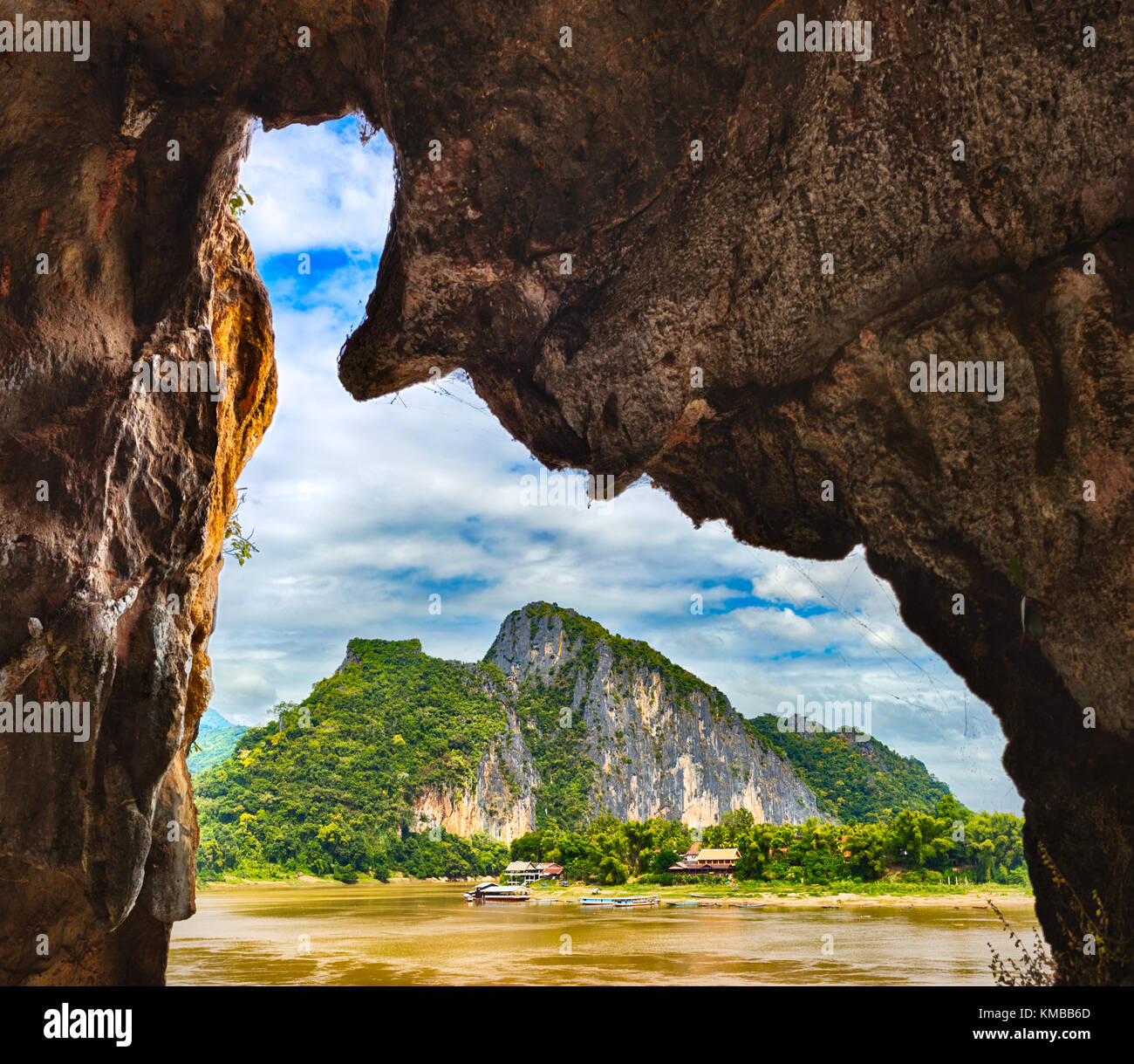 Vue à partir de la caverne Pak Ou. beau paysage. Luang Prabang. laos. Banque D'Images