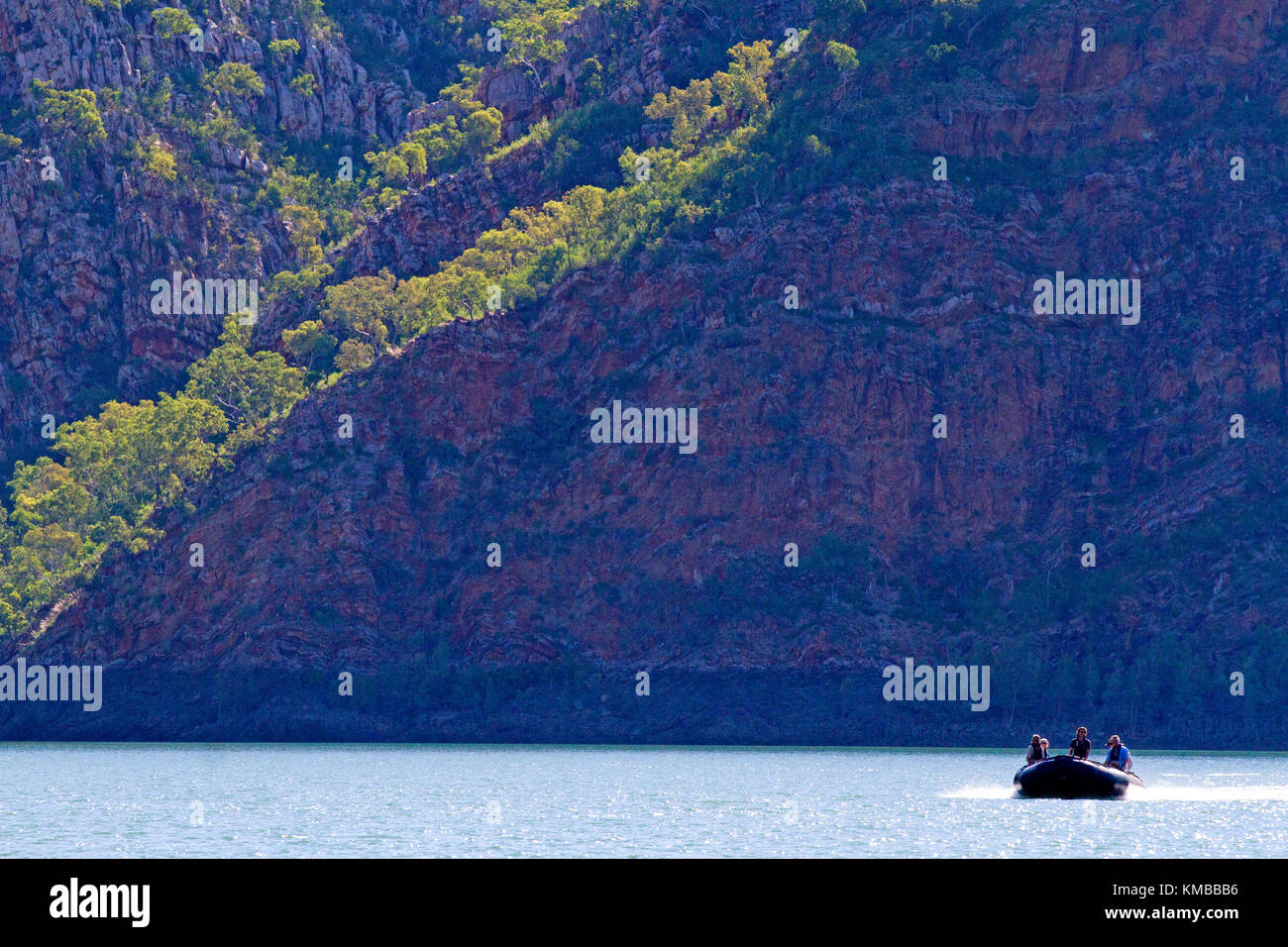 Zodiaque dans le ruisseau cyclone, tournant vers talbot bay dans le Kimberley Banque D'Images