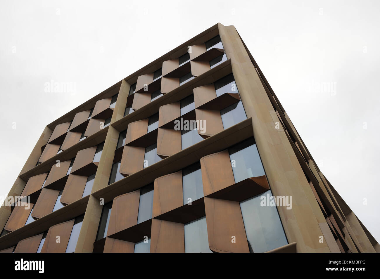 Le siège européen de Bloomberg à 2 la reine Victoria St, Londres en Angleterre. Le bâtiment a été conçu par Norman Foster de Foster  + Partners Banque D'Images