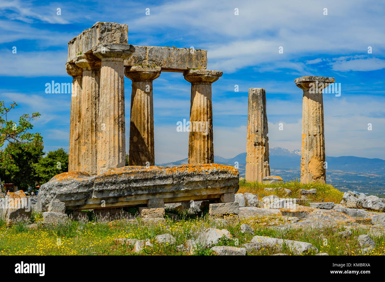 Les ruines de l'ancien Temple d'Apollon à Corinthe, Grèce Banque D'Images