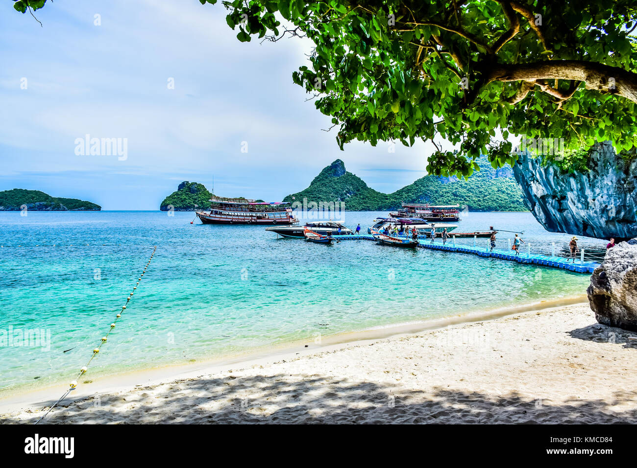 Belle plage thaïlandaise du parc national marin d'Angthong dans le golfe de Thaïlande Banque D'Images