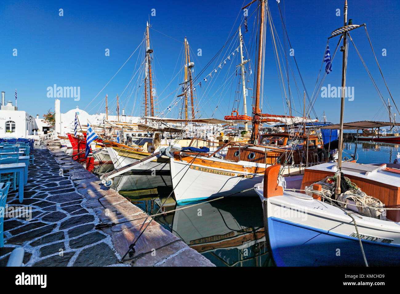 Bateaux au port de Naoussa à Paros island, Grèce Banque D'Images