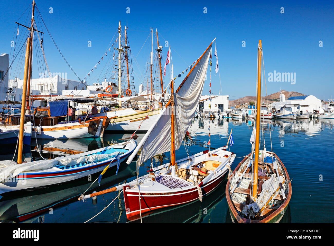 Bateaux au port de Naoussa à Paros island, Grèce Banque D'Images