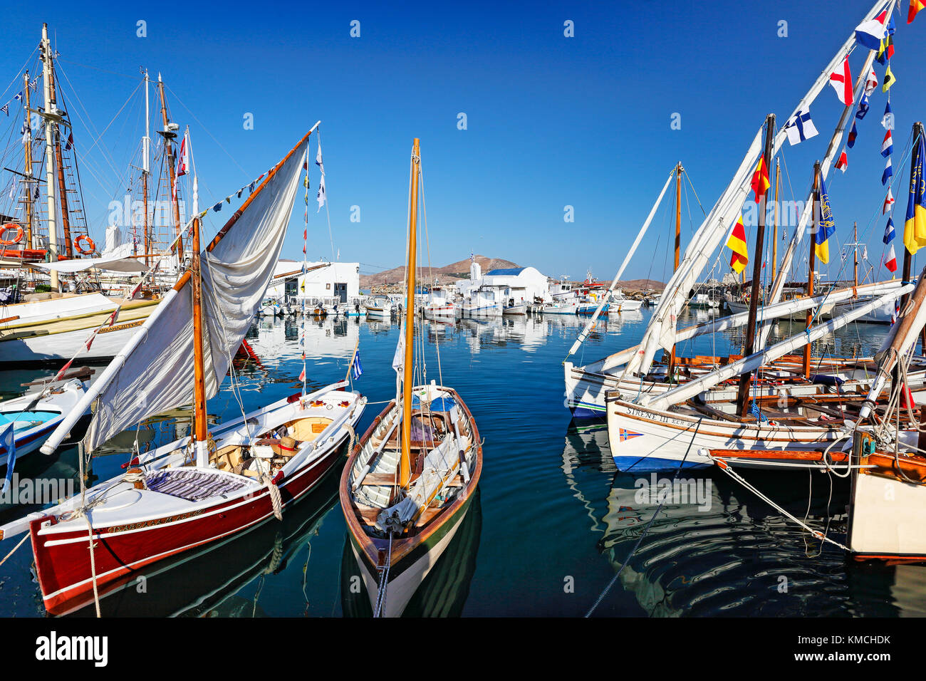 Bateaux au port de Naoussa à Paros island, Grèce Banque D'Images