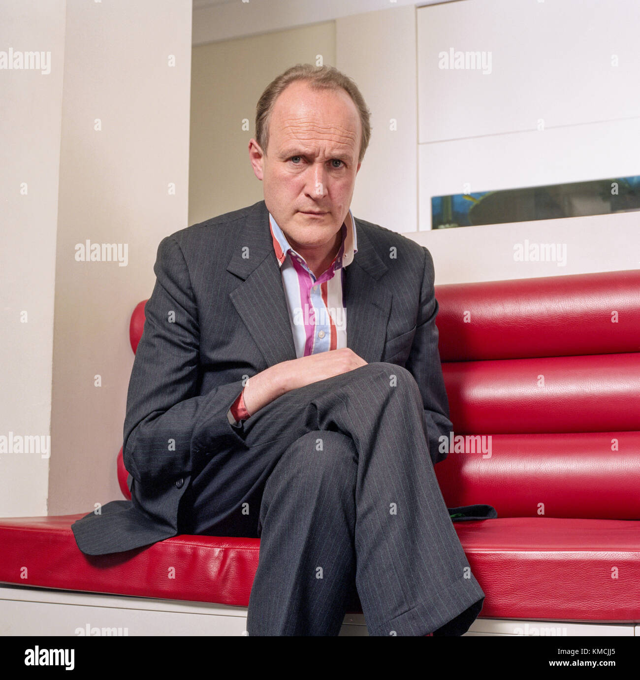 Sir Peter bazalgette, producteur de télévision français, photographiés à l'endemol bureaux à Shepherd's Bush, Londres, Angleterre, Royaume-Uni. Banque D'Images