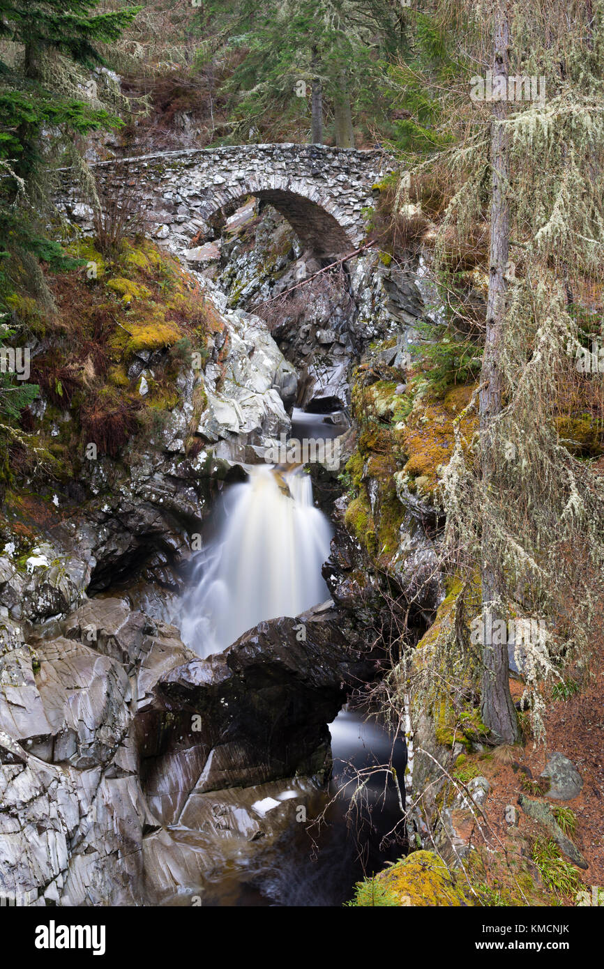 Les chutes de bruar, bruar eau, pitlochry - parc national de Cairngorms, en Écosse, Royaume-Uni Banque D'Images