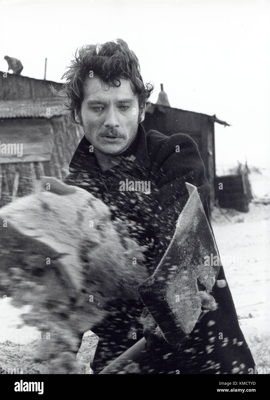 Fichier. 6e dec 2017. France's biggest rock star johnny hallyday (né le 15 juin 1943 est mort le 6 décembre 2017) est décédé du cancer du poumon, sa femme dit. Il était 74. Le chanteur, de son vrai nom jean-philippe smet, vendu environ 100 millions de disques et joué dans un certain nombre de films. Il a été fait chevalier de la légion d'honneur par le président Jacques Chirac en 1997. photo : johnny hallyday. crédit : p.i.p/globe photos/zumapress.com/alamy live news Banque D'Images