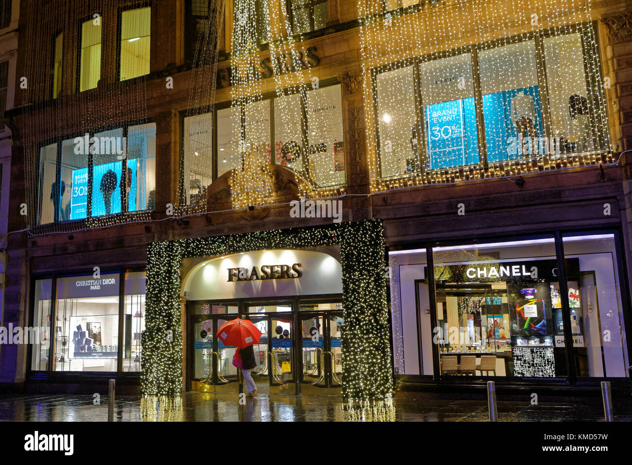 Glasgow, Scotland, UK 6 décembre. uk weather : storm caroline commence par grand vent et pluie en prévision pour la fin de nuit shopping de Noël et que les foires fayres tour pour le plus mauvais commence. crédit Gérard ferry/Alamy news Banque D'Images