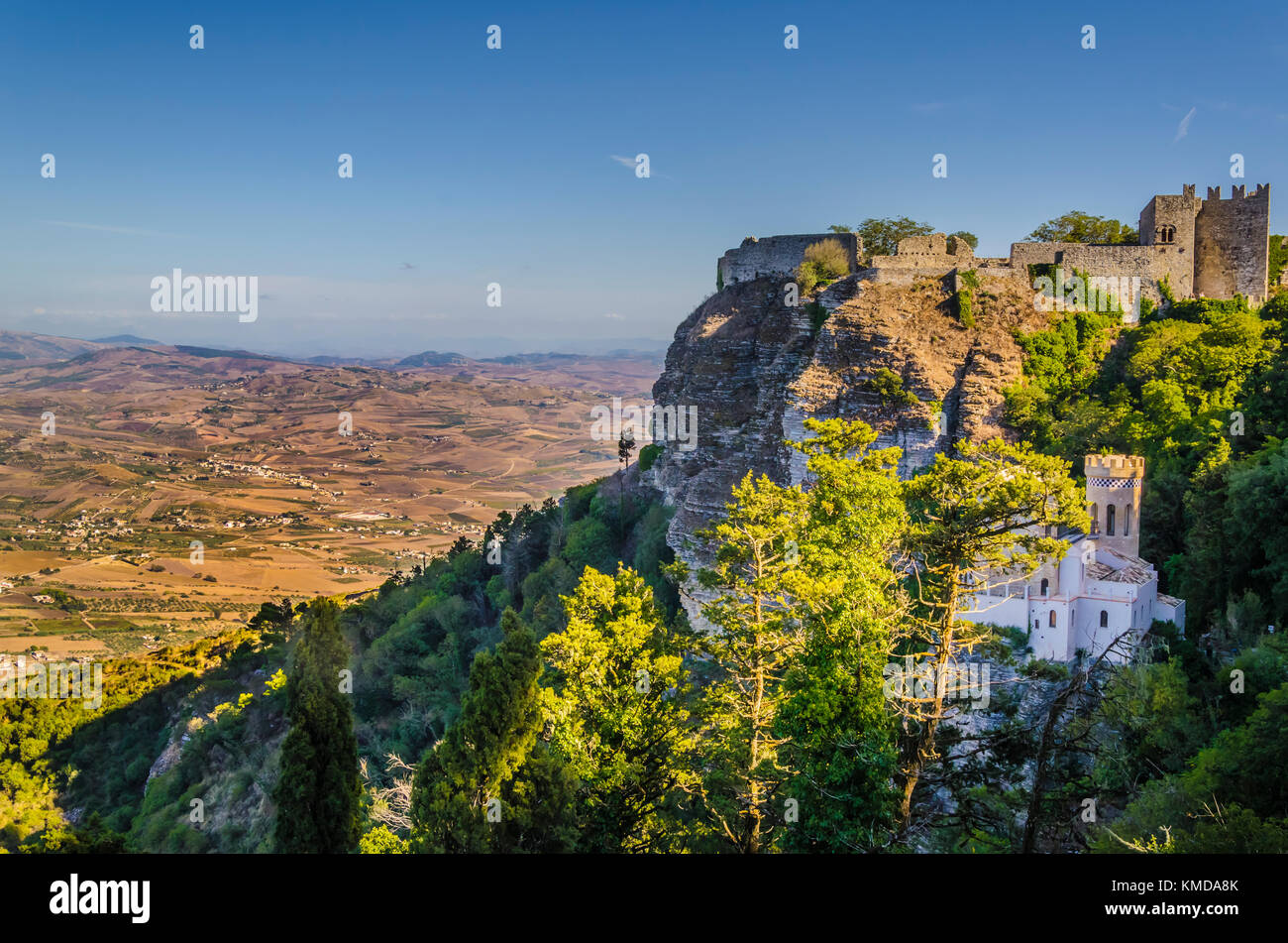 Du mont san juliano à sept cent cinquante mètres de haut, vous pouvez voir la géographie de l'île sicilienne de Banque D'Images