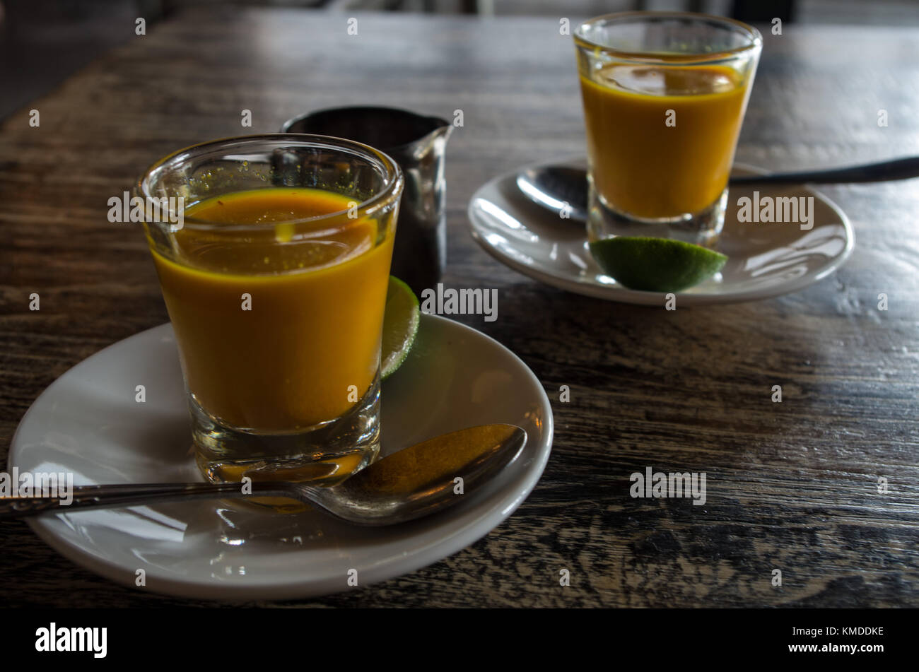 Deux coups en bonne santé jamu sur Bali, Indonésie Banque D'Images