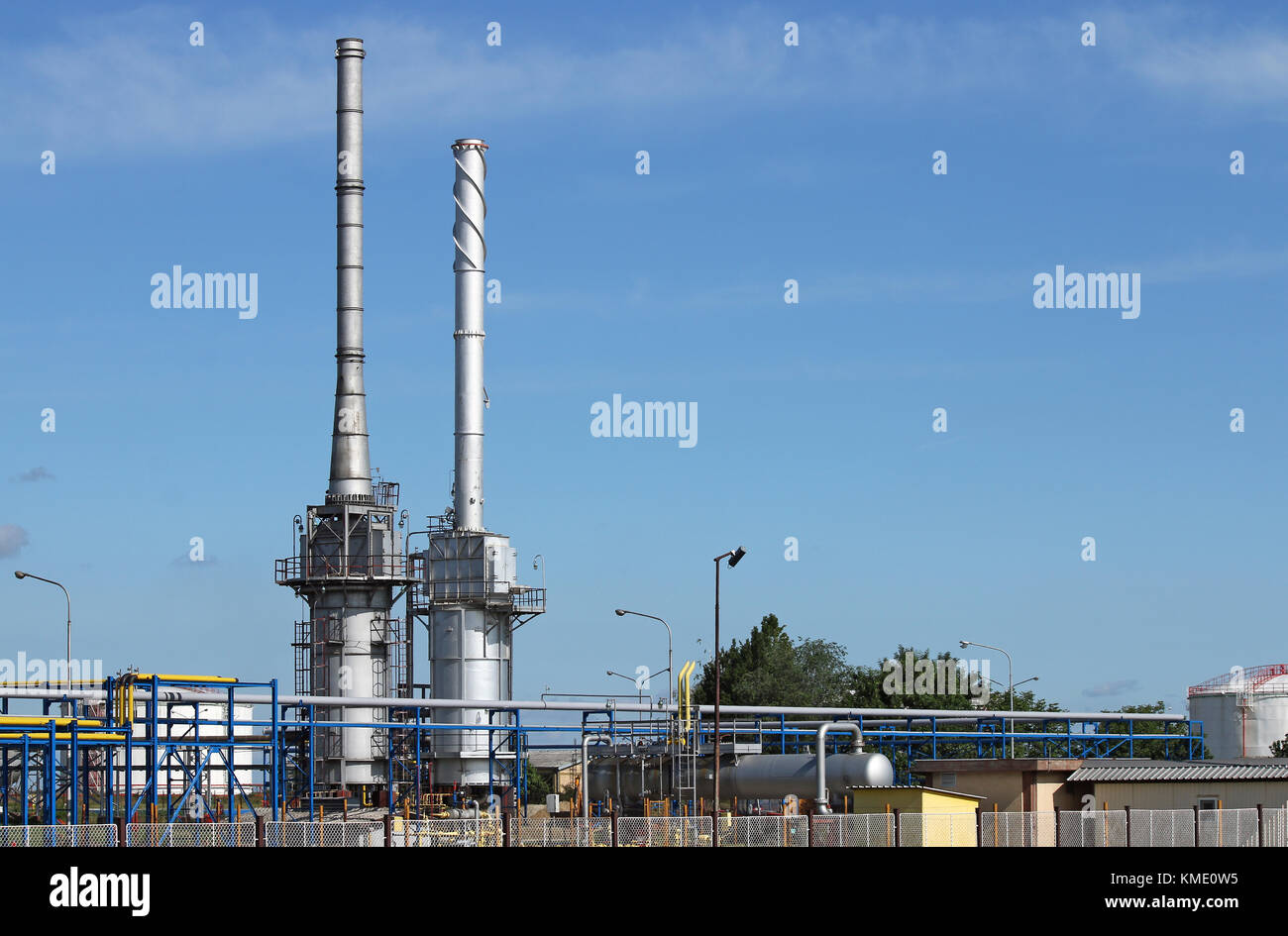L'usine pétrochimique de la raffinerie de pétrole de la zone de l'industrie Banque D'Images