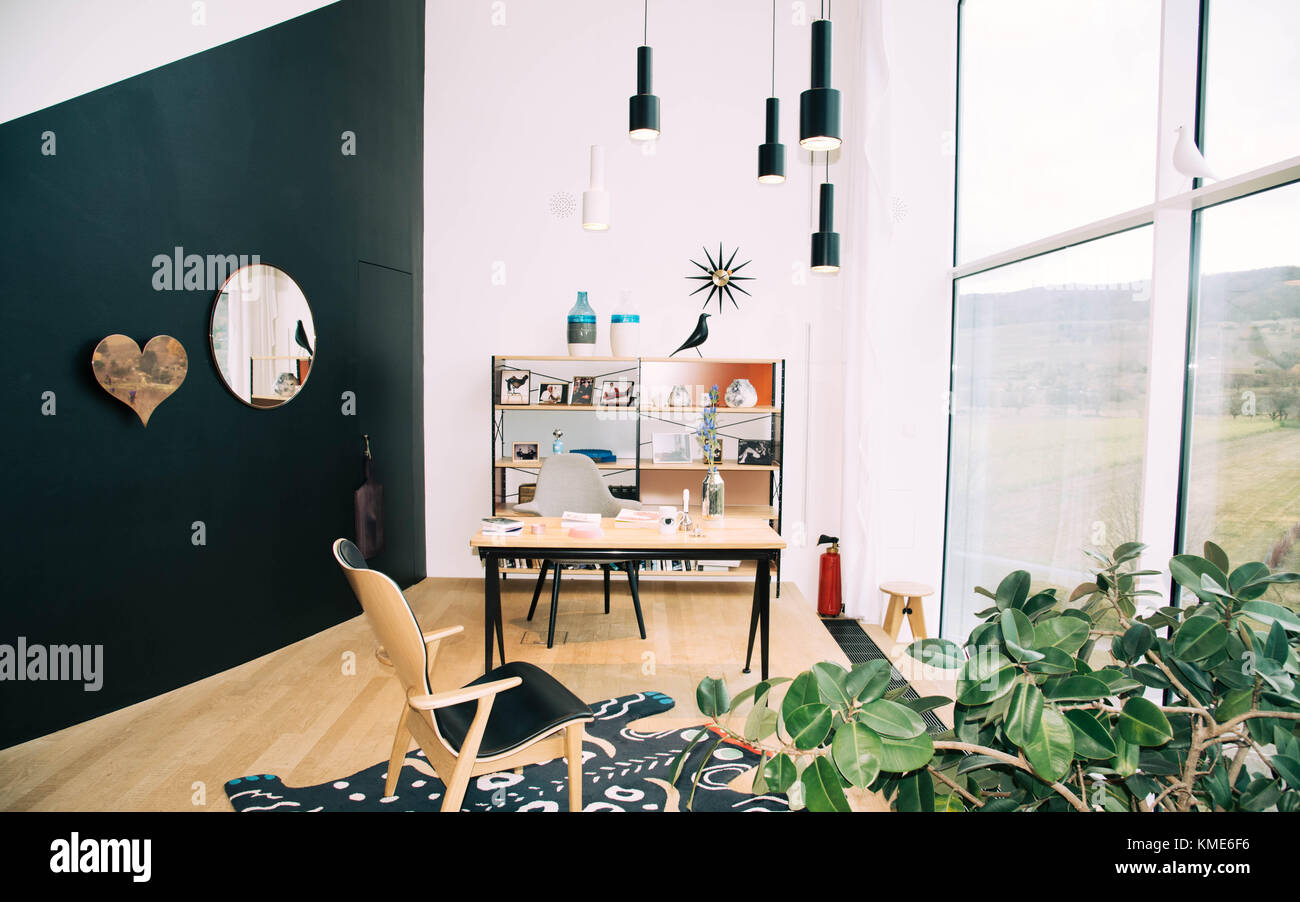 Weil am Rhein, Allemagne - le 26 novembre 2017 : l'intérieur de l'intérieur du bâtiment vitrahaus. Banque D'Images