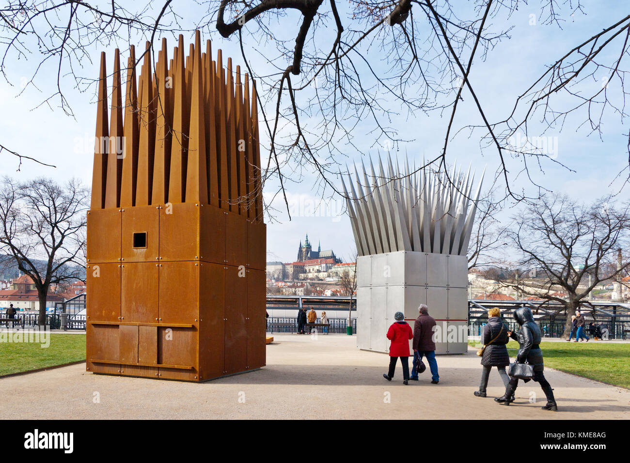 Mémorial à Jan Palach, ales embankment, vieille ville (UNESCO), Prague, République tchèque - (dům syna une dům matky, john hejduk) Banque D'Images