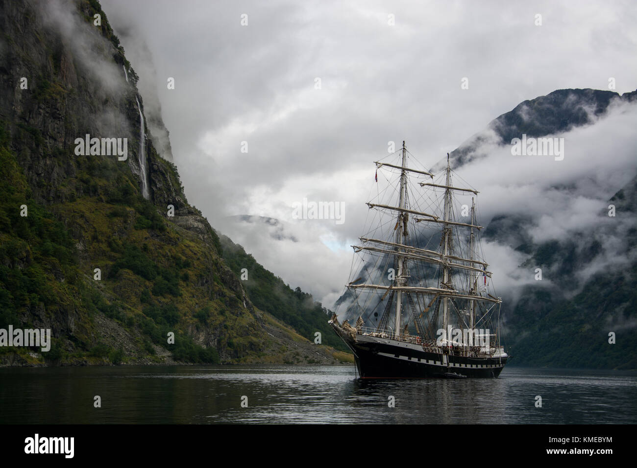 Gudvangen est un village de la municipalité d'Aurland dans le comté de Sogn og Fjordane, en Norvège. Banque D'Images