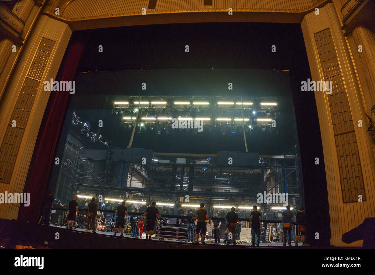 Coulisses et intérieur de l'Opéra national de Vienne. Répétitions et préparations à Wiener Staatsoper produisant environ 300 représentations par an. Banque D'Images