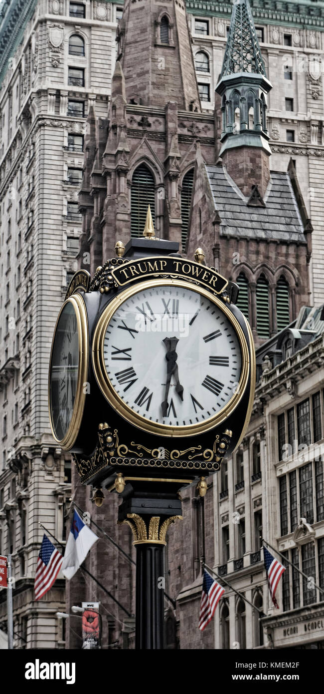 Trump Tower Clock, Fifth Avenue Presbyterian Church, 56 e rue, Manhattan, New York Banque D'Images