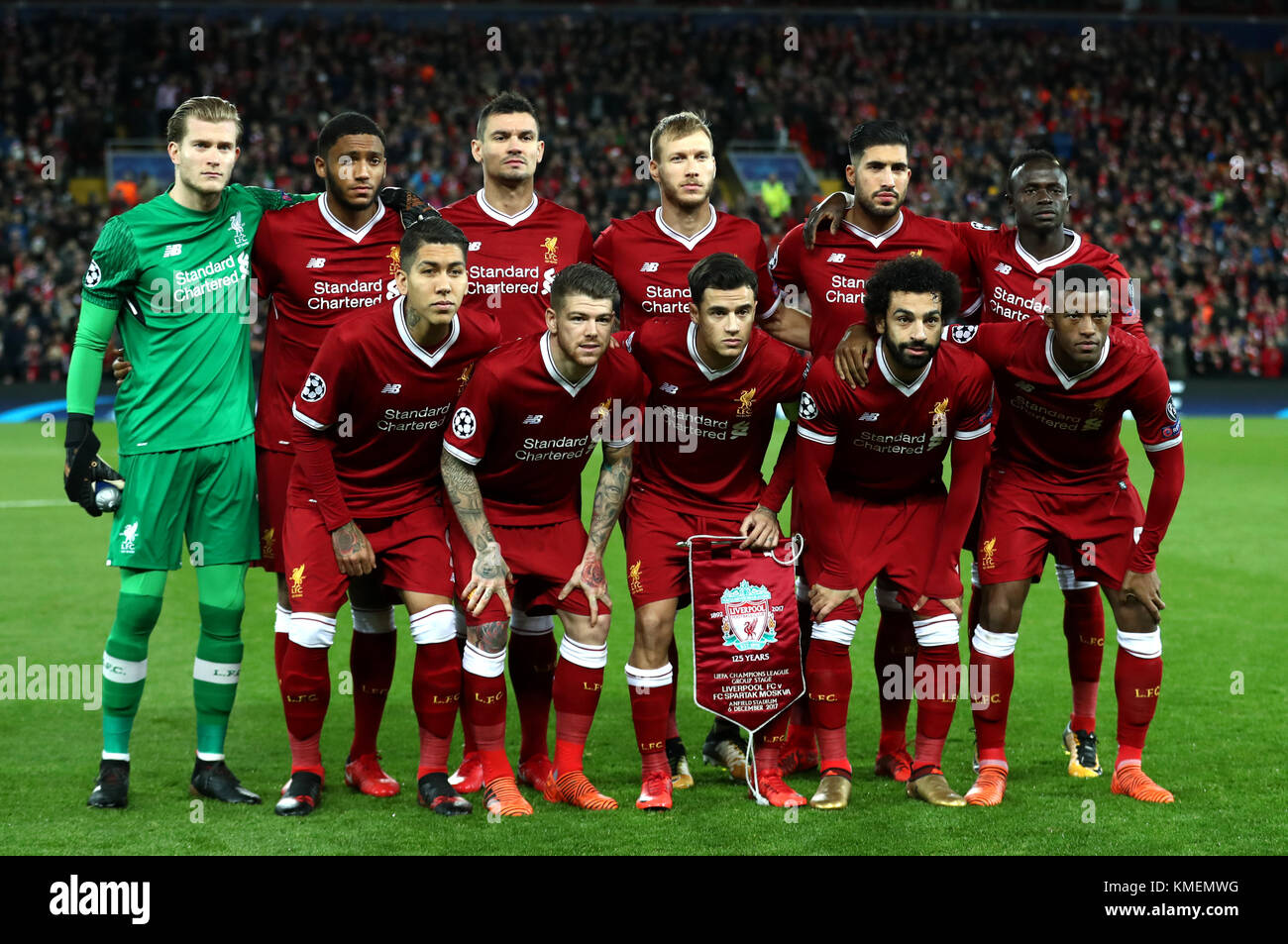 Liverpool posent pour une photo de groupe avant la Ligue des Champions, Groupe E match à Anfield, Liverpool. Banque D'Images