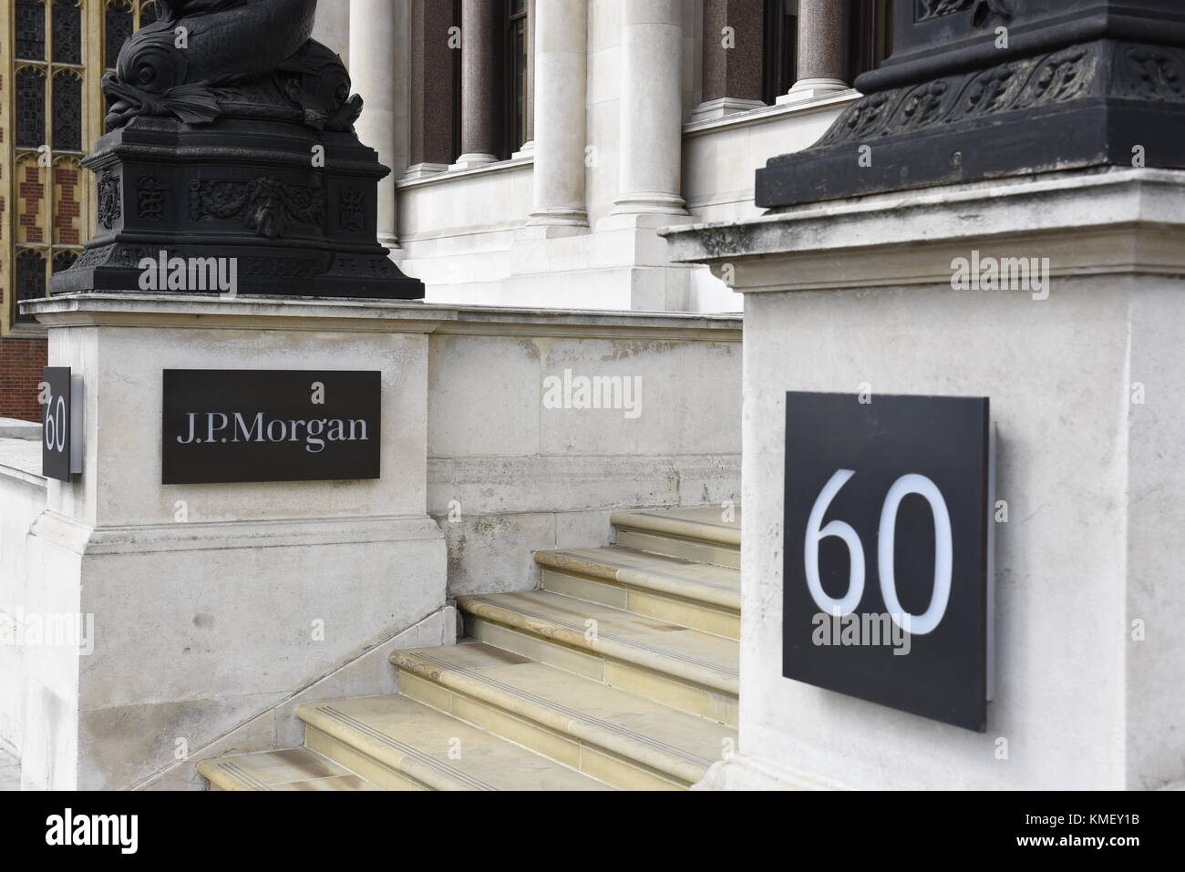 J.P. Morgan & Co., siège de la banque d'investissement 60 Victoria Embankment, London, England, UK. JPMorgan a acheté les 420 000 pieds carrés en 2010 propriété Banque D'Images