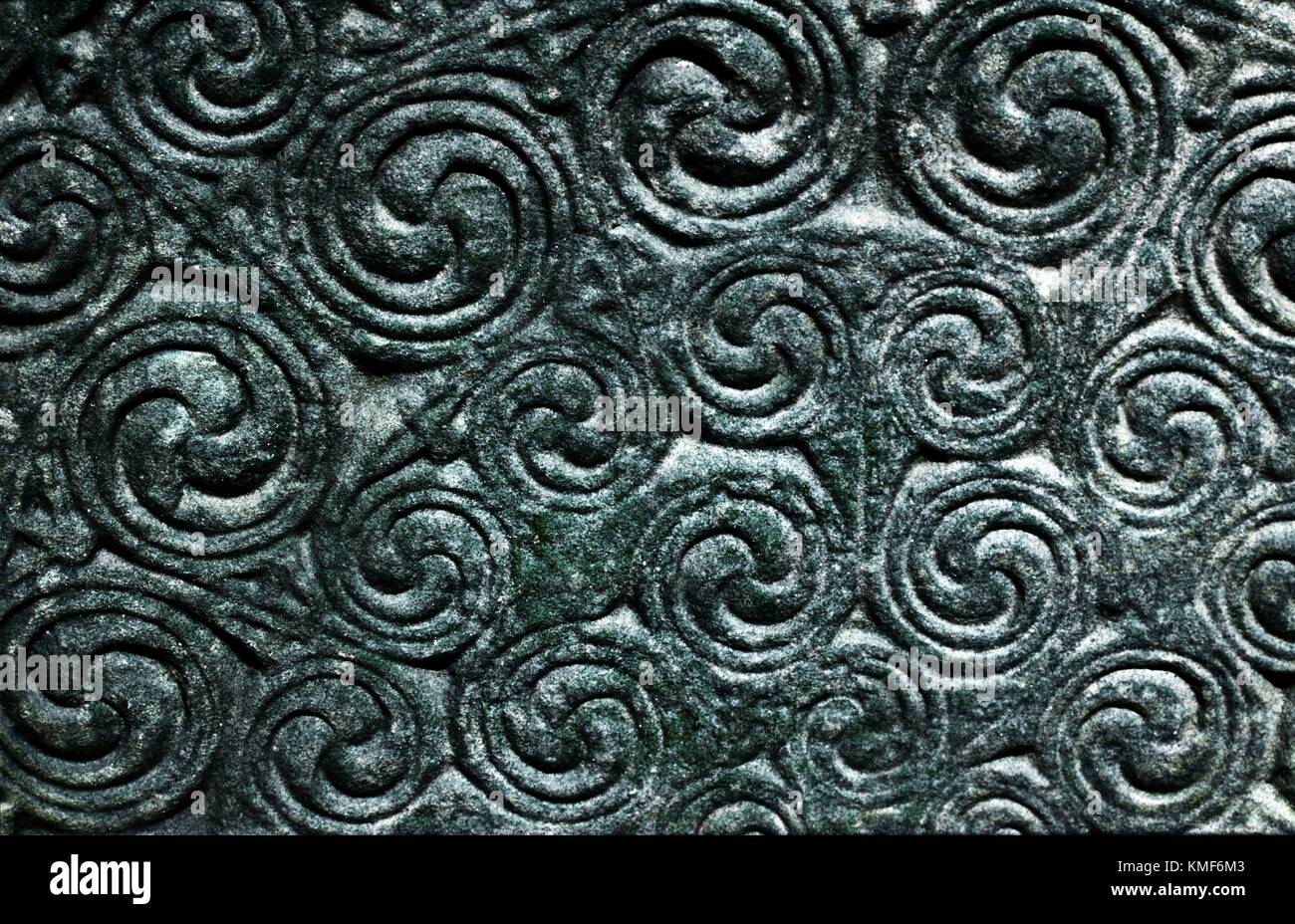 Détail sculpté de curviligne picte celtique symbole chrétien monument en pierre à Shandwick, Easter Ross, région des Highlands, Ecosse Banque D'Images