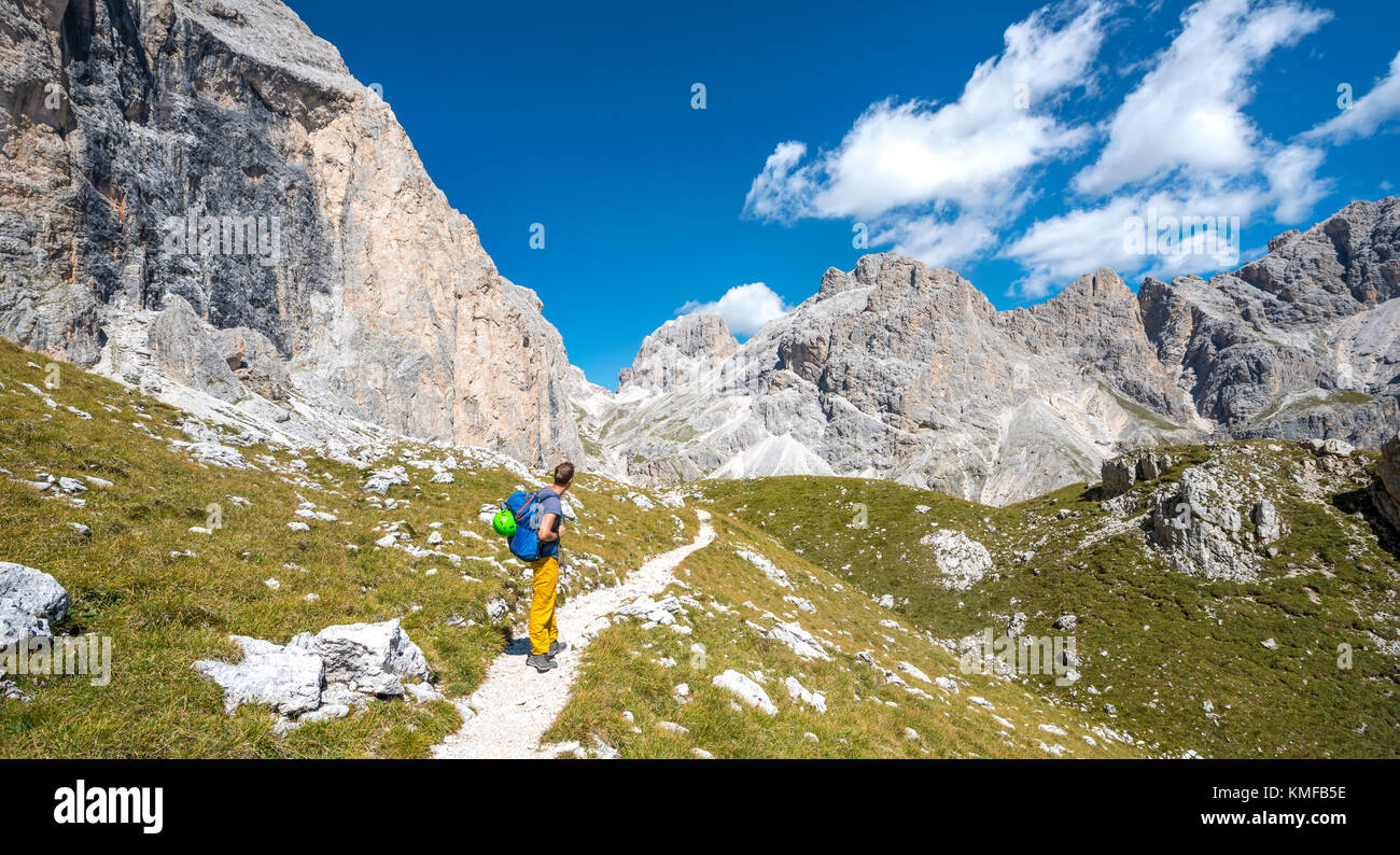 Randonneur à l'Rosengarten-Group, Conversion, Dolomites Tyrol du Sud, Vénétie, Italie Banque D'Images