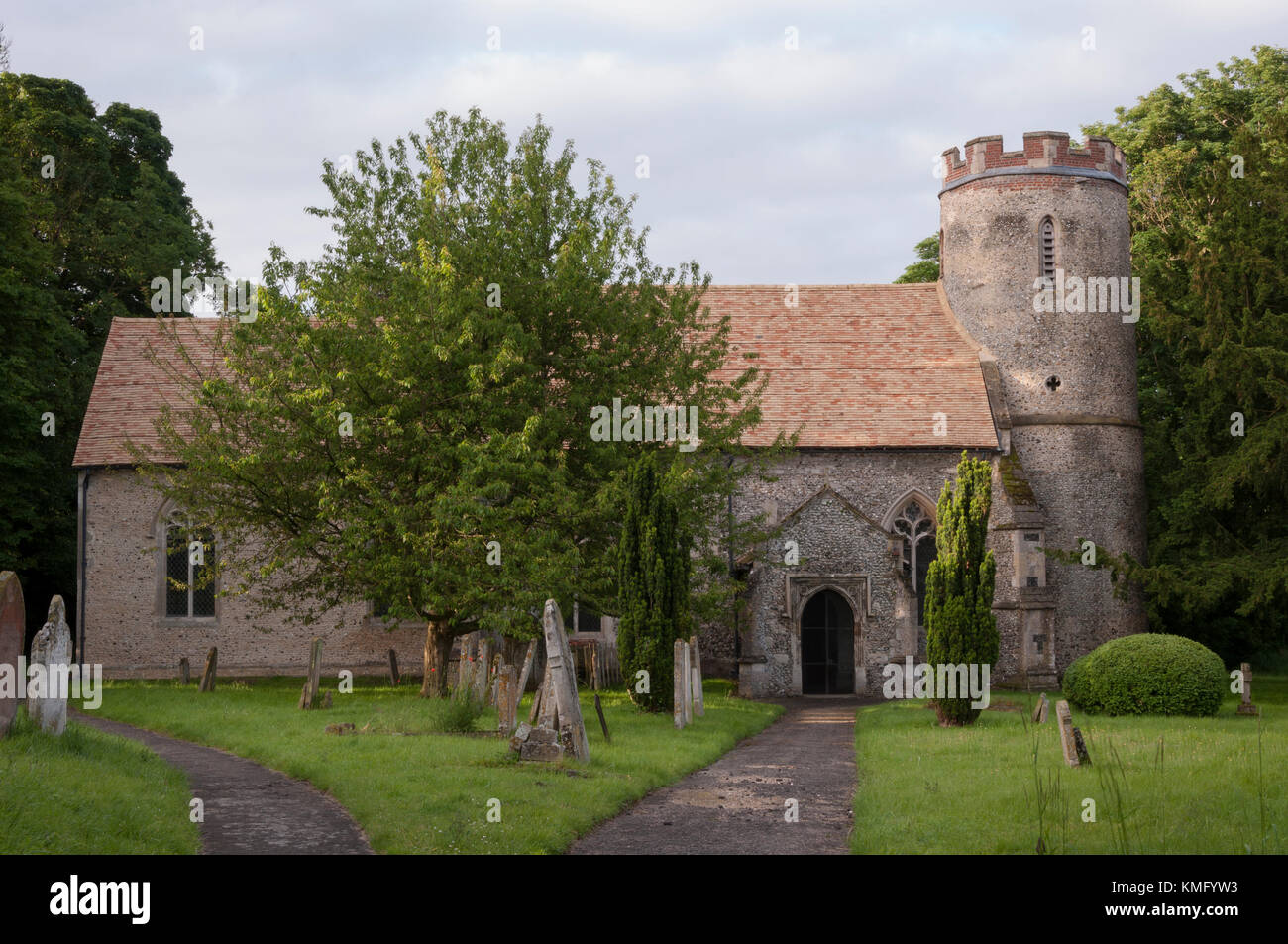 St Mary's (exploitation Bartlow) Église dans le village d'exploitation Bartlow dans cambridgeshire dans le sud de l'Angleterre. Banque D'Images