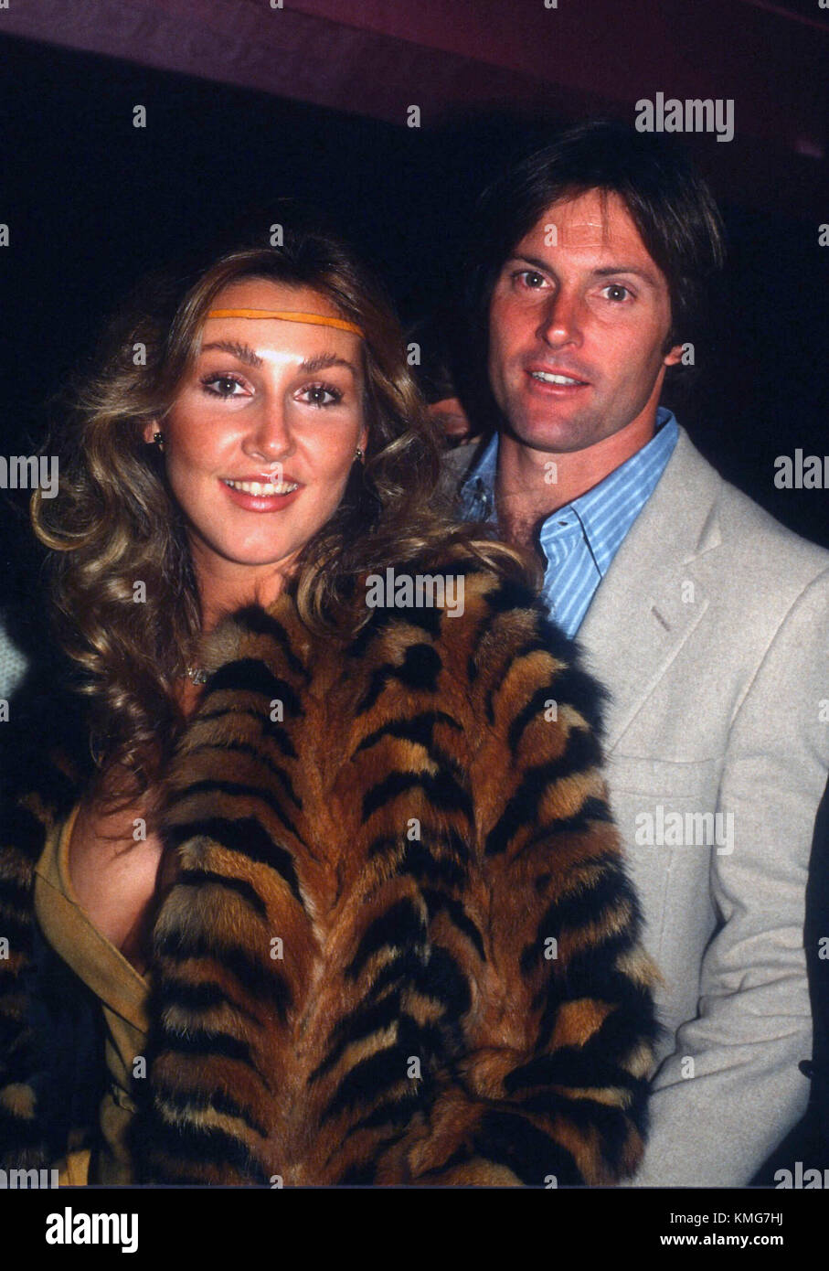 Linda Thompson et Bruce Jenner le 21 novembre 1981 à Los Angeles, Californie. Photo de Barry King/Alamy Banque D'Images