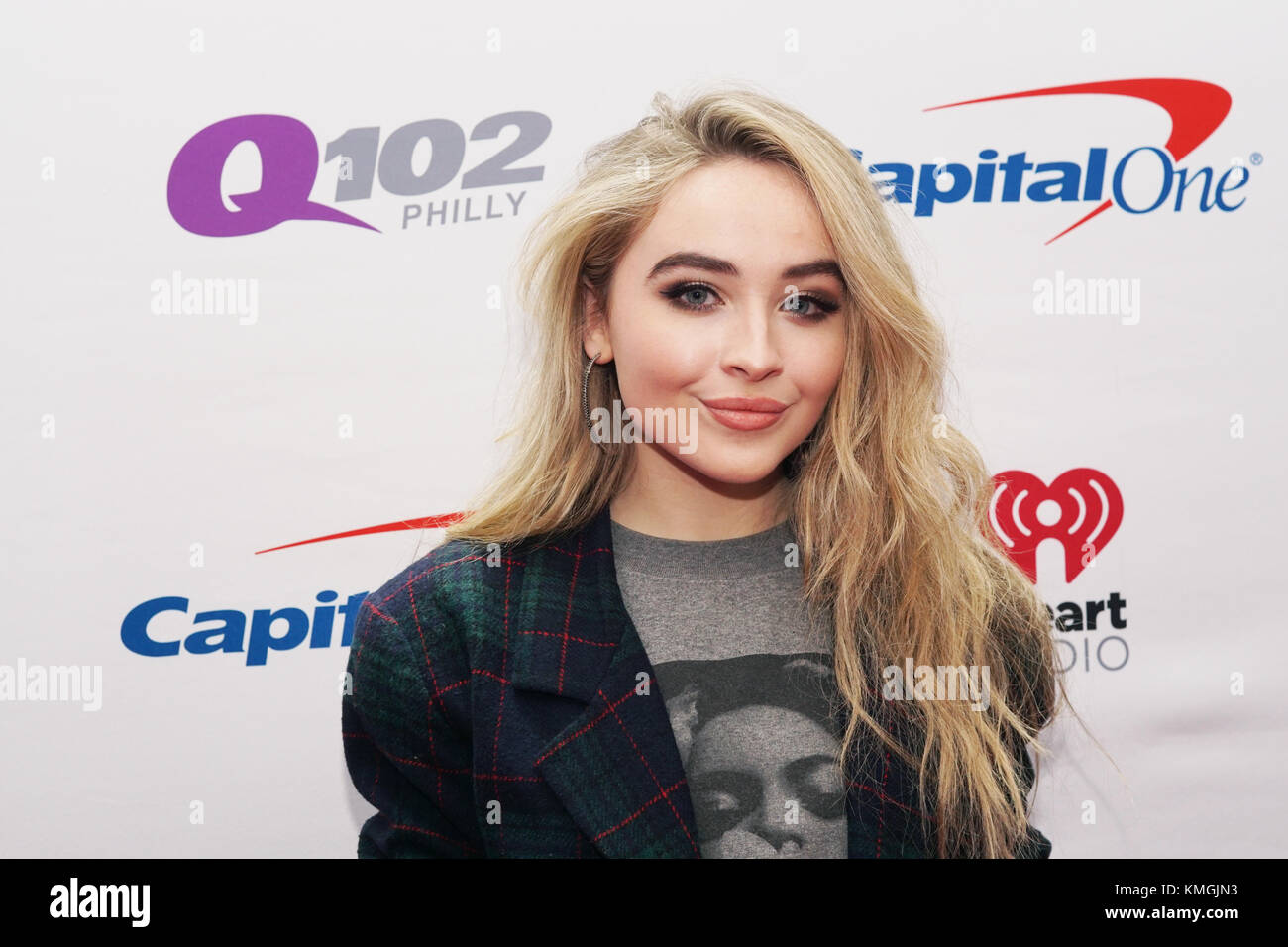 Philadelphie, USA. Le 06 Dec 2017. Sabrina Carpenter sur le tapis rouge le 6 décembre 2017 à Q102 Jingle Ball Wells Fargo Center Philadelphia, PA : Crédit Photo l'accès/Alamy Live News Banque D'Images