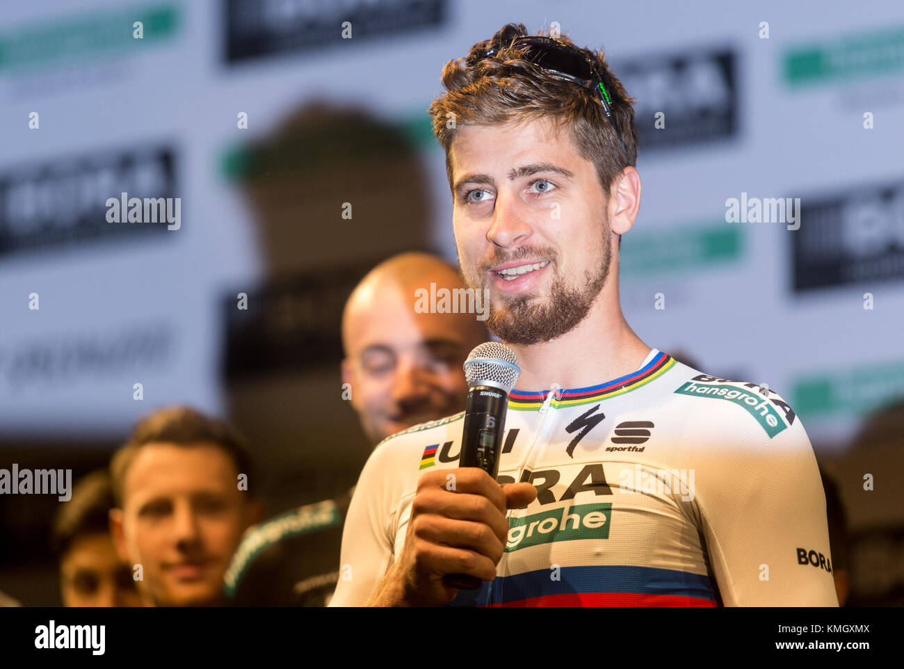 Peter Sagan de l'équipe BORA-Hansgrohe intervient lors de la présentation du nouveau maillot à Schiltach, Allemagne, le 7 décembre 2017. Photo : Patrick Seeger/dpa Banque D'Images